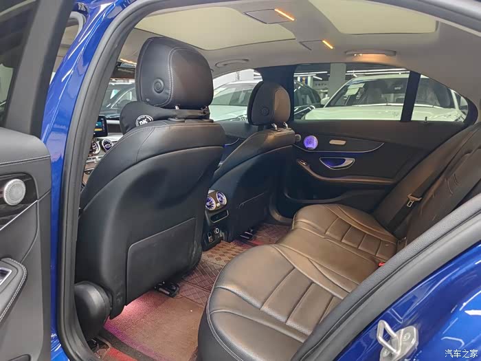 21款奔驰c260运动版跑了72000公里全车原版原漆贴