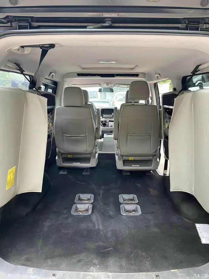 19年3月江淮瑞风m4 1.5t手动档 7座 多功能方向盘