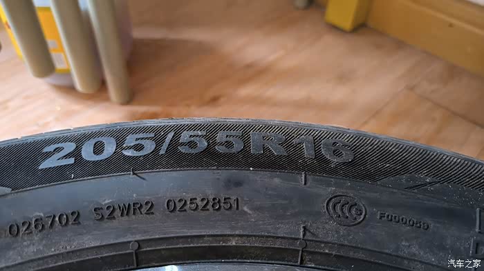 出比亚迪秦全尺寸轮胎 轮毂