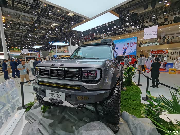 北京车展上的,35寸大脚bj40攀登者at改装方案太帅!