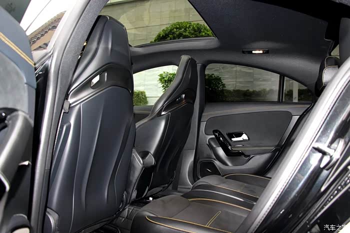 22年奔驰cla45samg黑色贴膜原版原漆1500