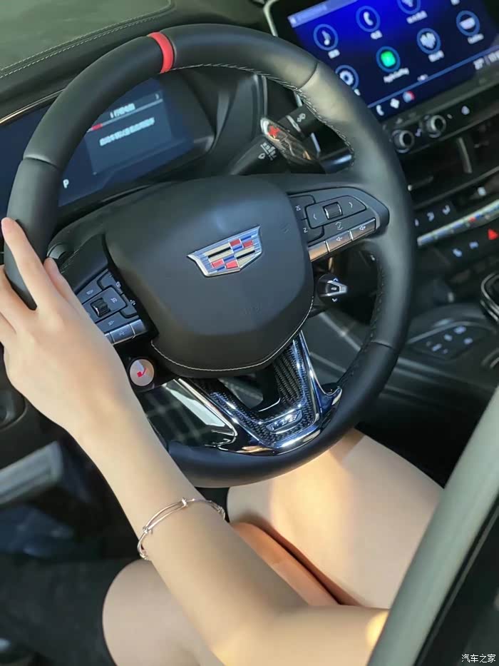 车主实拍ct5海外黑翼一比一真皮方向盘带一件启动快捷切换