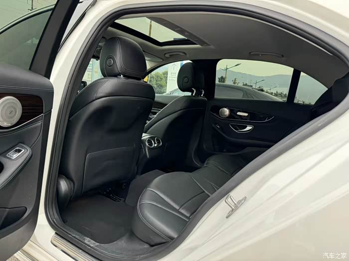 到店17年奔驰c180l改款时尚九速行驶10万公里精品车况