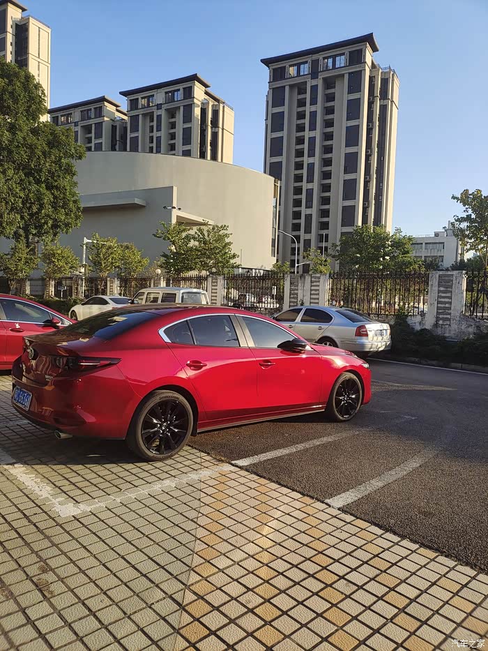 一年了22款质睿黑耀水晶魂动红