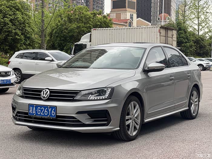 大众速腾2018款280tsidsg熠动版行驶7