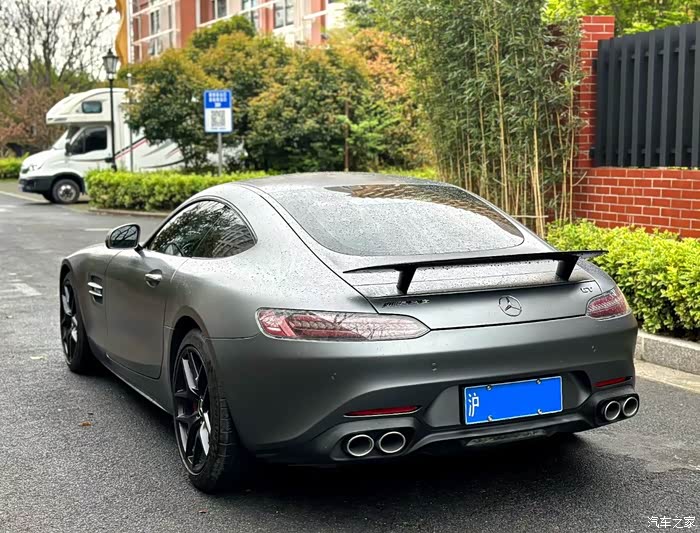 21年奔驰amggt磨砂灰红内原版车况仅14万公里