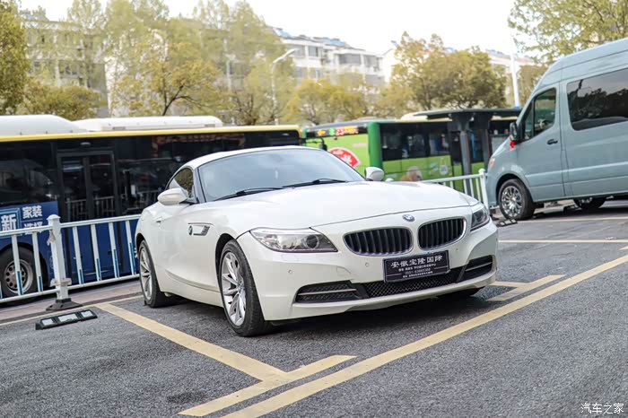 客户宝马z416款双门硬顶敞篷轿跑车况良好无事故实表六