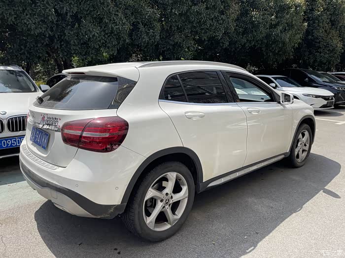 奔驰gla级2017款gla200时尚型行驶33