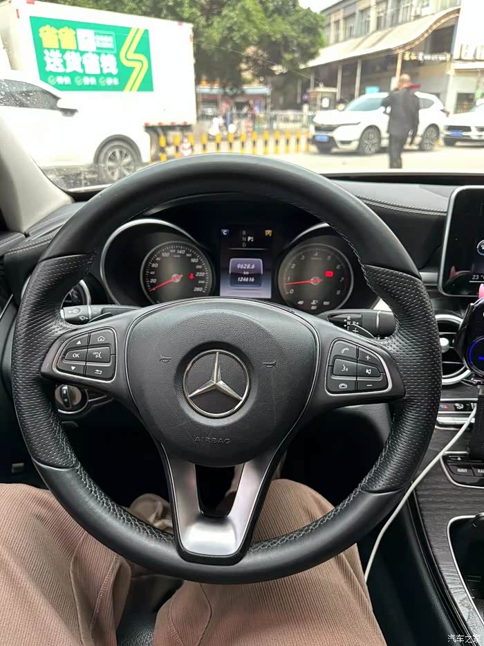 出16年奔驰c200l大标运动