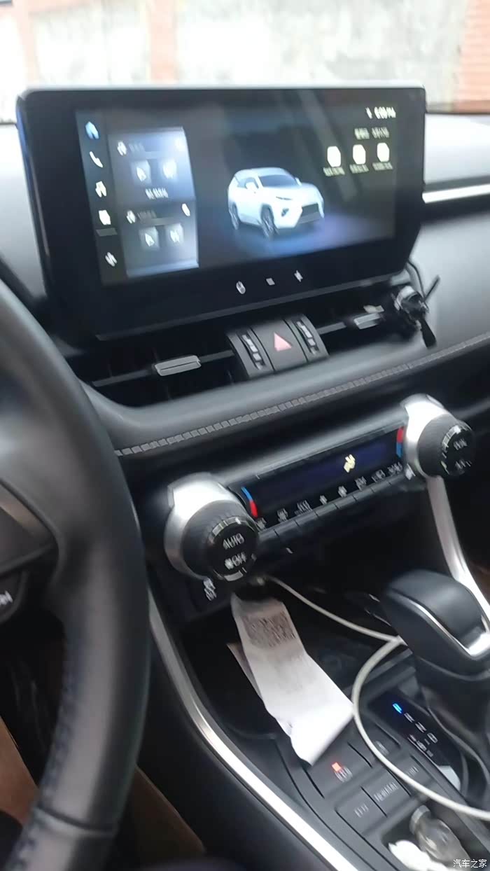 为什么说今日宜混动出圈看丰田低油耗低碳生活直开着威兰达收菜