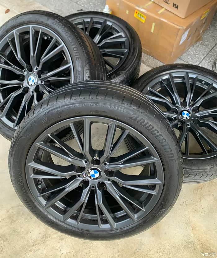 18寸宝马3系轮毂轮胎精品成色喜欢的来