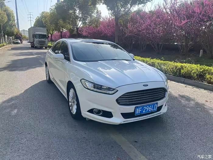 15年蒙迪欧20t豪华版一手车极品车况价格不高全款5x首