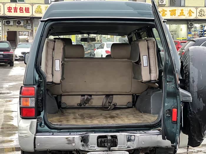 2012年猎豹黑金刚22两驱手动档七座车丰田技术发动