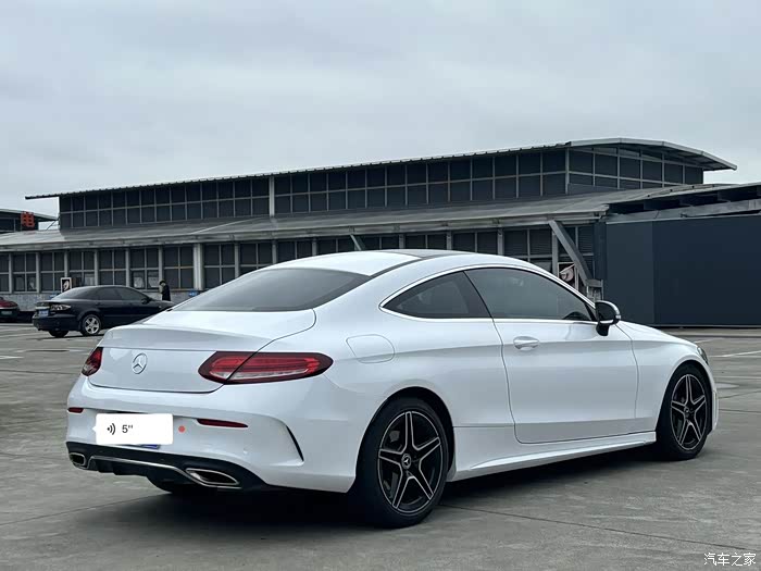 本地个人一手过进19年奔驰c260轿跑原版车况8万公里