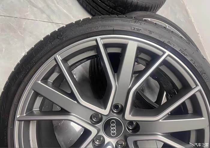 鞋子到咯19寸奥迪s4原厂精品轮毂轮胎