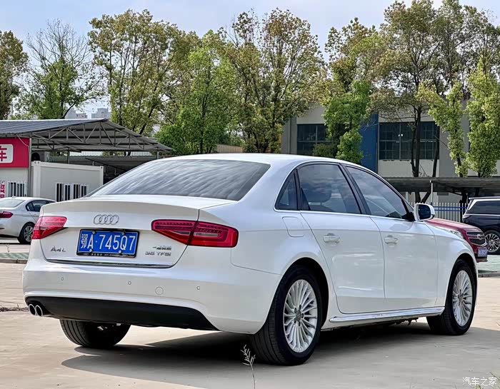 新货16年奥迪a4l35tfsi典藏版自动标准型高配