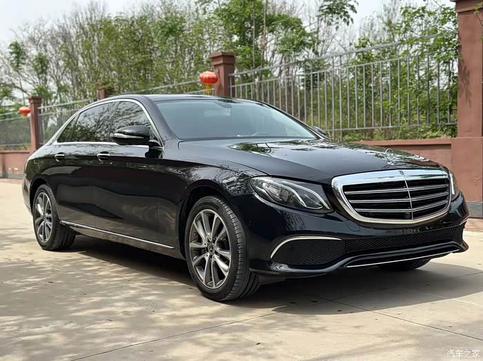 19年奔驰e300l原厂立标黑棕豪华后排座椅调节隐私