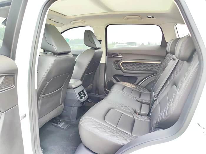 最新到店:2020年上户哈弗h6 2.0t豪华铂金版,全车原