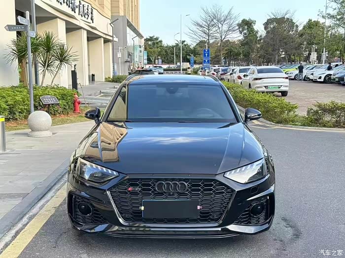 21年奥迪rs4