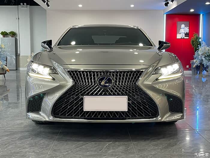 18年18款雷克萨斯ls500h行政配置丰富acc自适应