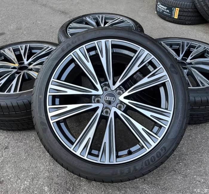 奥迪a620寸原厂轮毂轮胎一套适配有喜欢的看过来