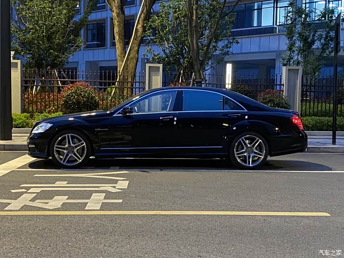 点击:>1|回复:>0奔驰amg论坛>帕加尼同款v12发动机开它的才是真大哥!