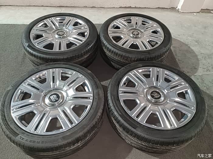 【图】劳斯莱斯库里南 22寸轮胎轮毂,喜欢点赞加评论_车生活论坛_汽车