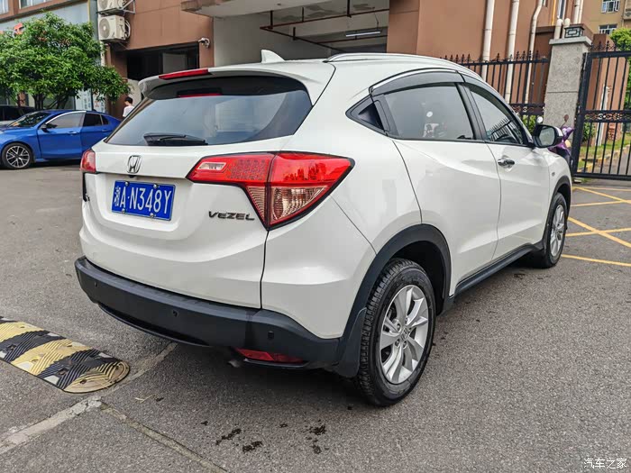 本田缤智2017款15lcvt两驱舒适型行驶3