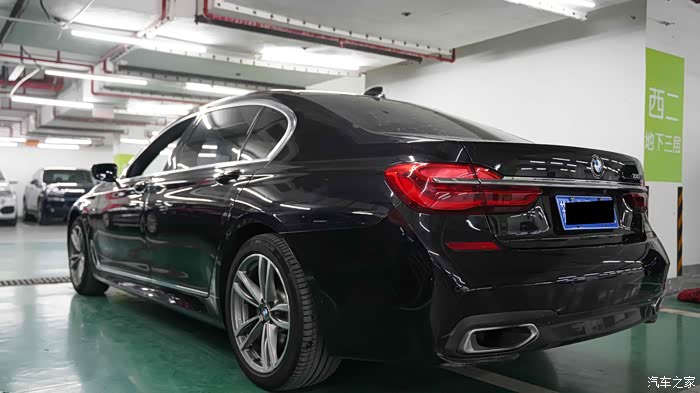 宝马7系2018款730li领先型m运动套装外黑内