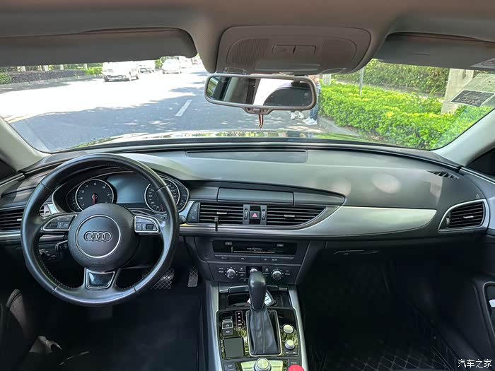 急售一台18年5月上牌奥迪a6l,18款2.0t自动,百公里