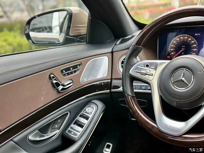 19年奔驰迈巴赫s450,私家代步车,表显8万公里,最美颜色