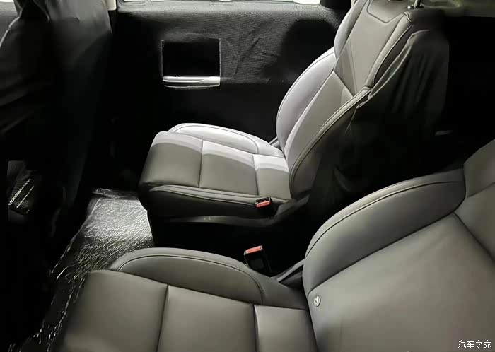 我们可以看出零跑汽车从第一辆s01!再到第