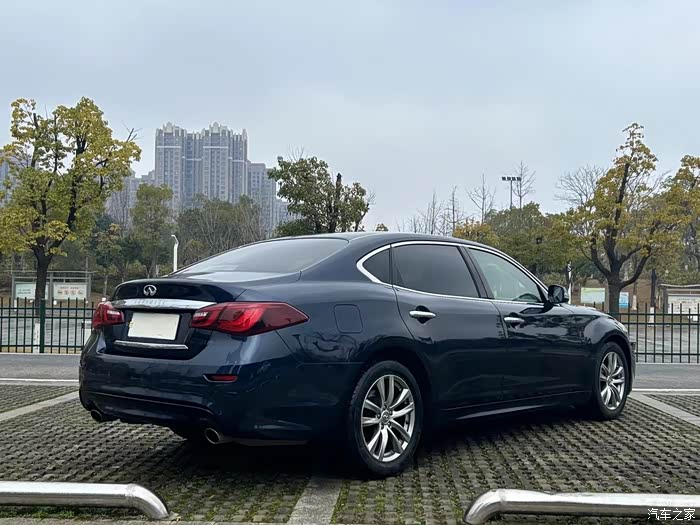 新到日系高端品牌17年英菲尼迪q70lv625车