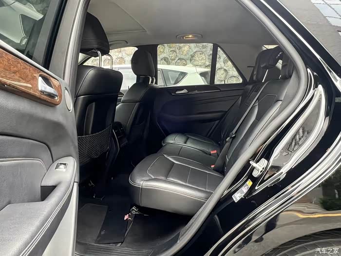 14年6月上牌奔驰ml350 cdi 柴油版 深圳牌一手车