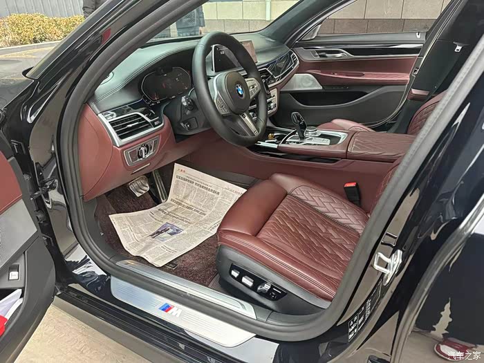 点击:>1|回复:>0宝马7系论坛>拿下2020年19改款行政740原版原漆带车衣