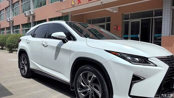 17年雷克萨斯rx300,四驱典雅,车况原版原漆,实表9万多