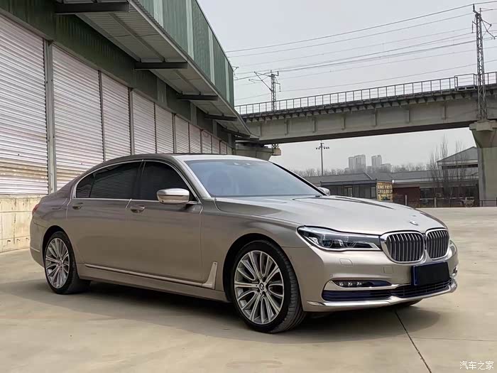 宝马740li四驱豪华2017年7月上牌9万公里选装2