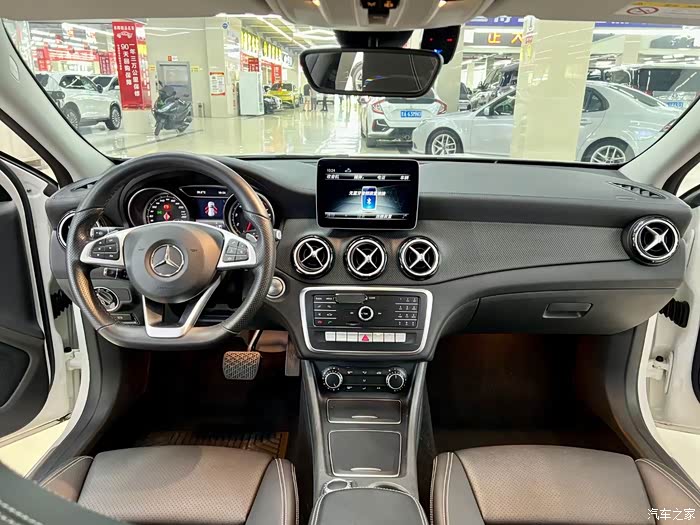 138一口价19年12月奔驰gla200时尚