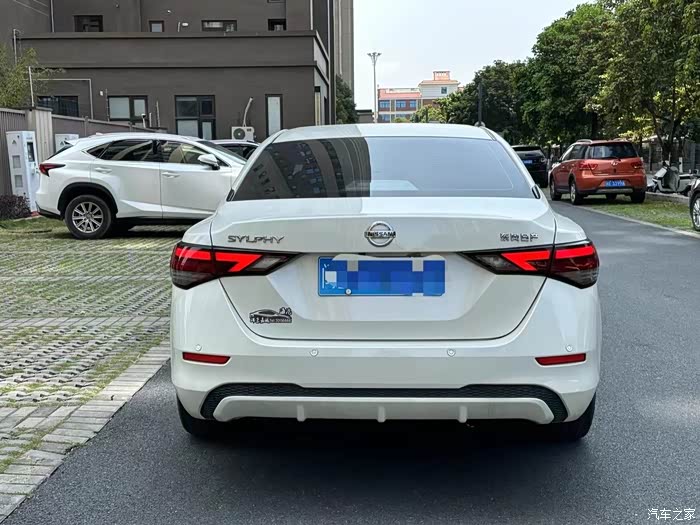 出一台21年日产轩逸自动16l悦享版原版原漆4万多