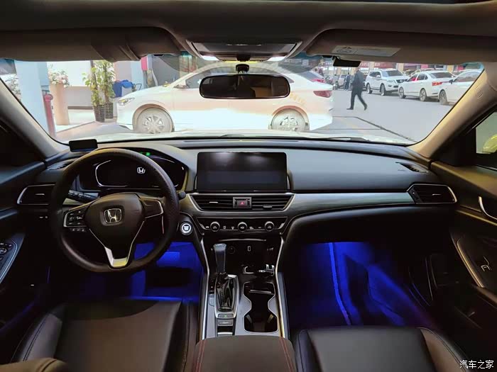 出售一台最新到店本田雅阁2022款260turbo