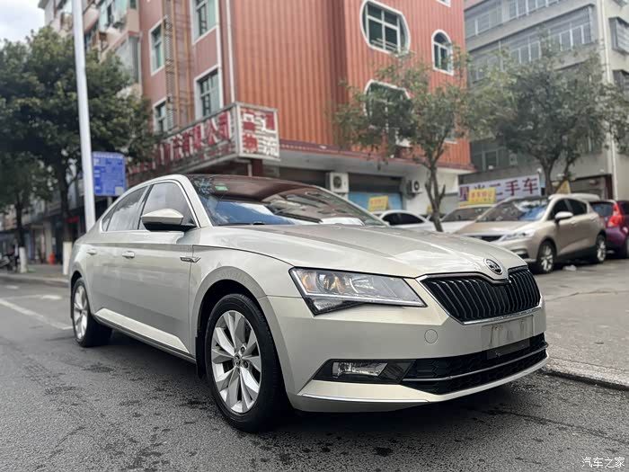 17年斯柯达速派14t自动挡私家一手精品车况胎压监测