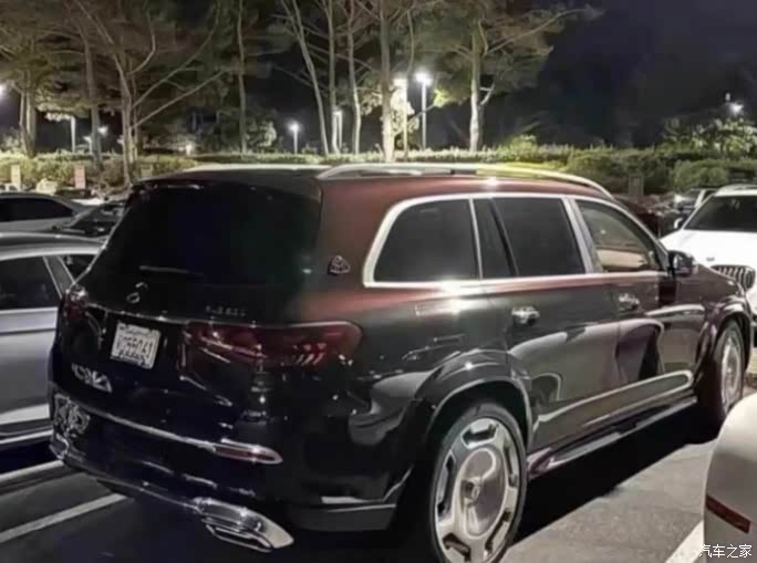 21寸奔驰gls680原厂轮毂轮胎一套感兴趣的来