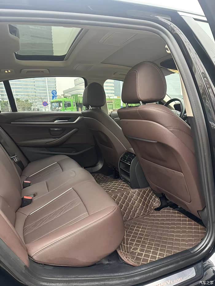 21款宝马530li领先豪华套装20t分段式天