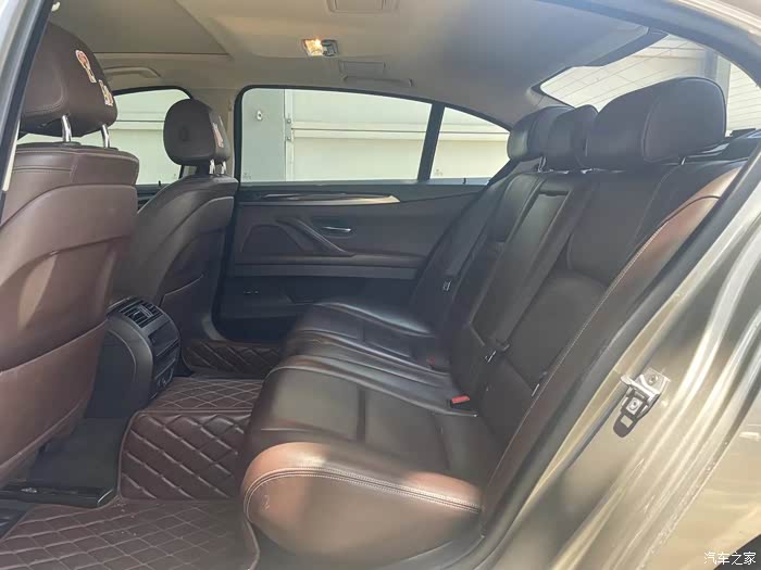 17款 16年11月 宝马525li 豪华版 2.0t手自一