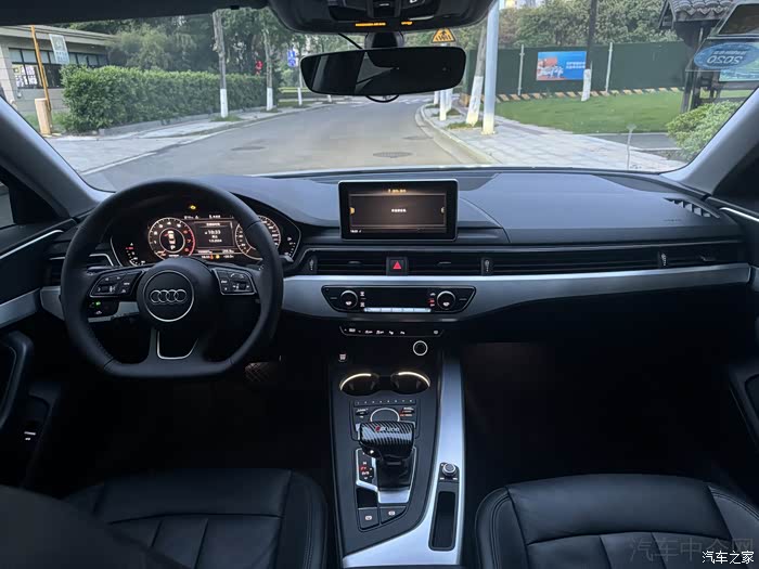 奥迪a4l液晶仪表 上牌日期:2019年9月 表显里程:9.