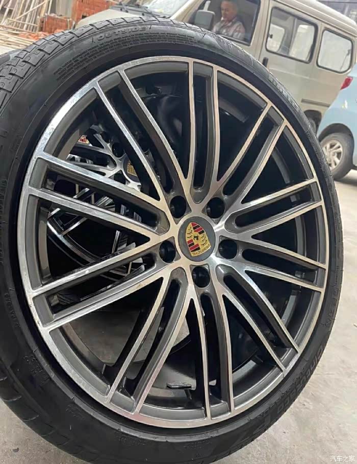21寸保时捷帕拉梅拉轮毂带轮胎一套