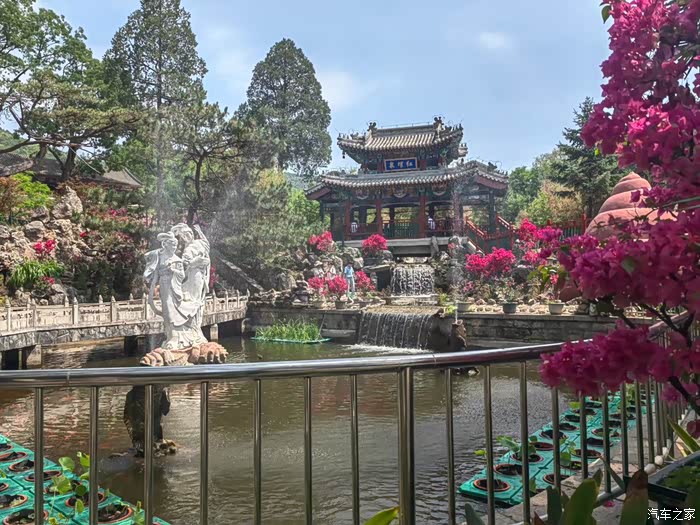 带妈妈到郊区红螺寺纳凉 与汉同行