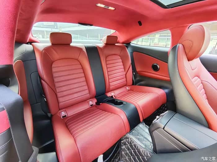 最新到店2017年上户奔驰c200轿跑全车原版金属件两