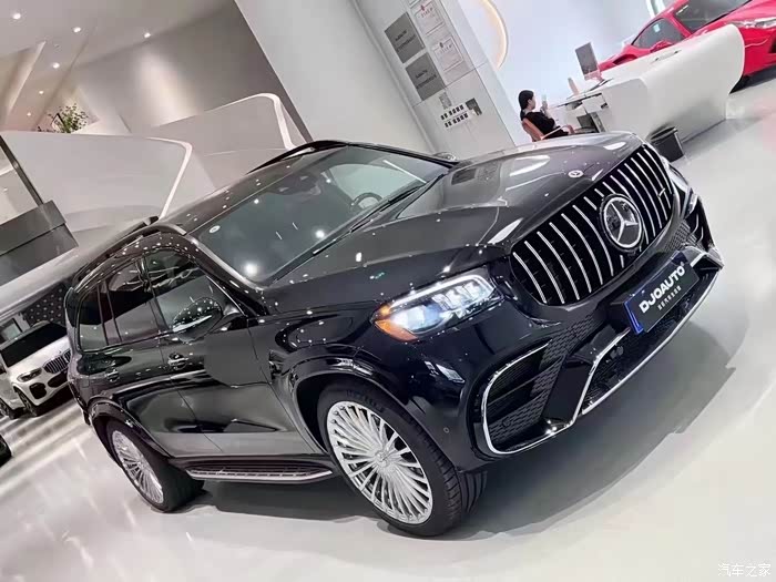 奔驰gls580配置40tv8发动机大柏林之声音响