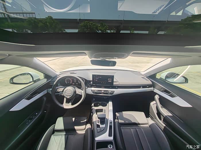 2021年奥迪a4l 40时尚动感 3.4万公里.精品车况